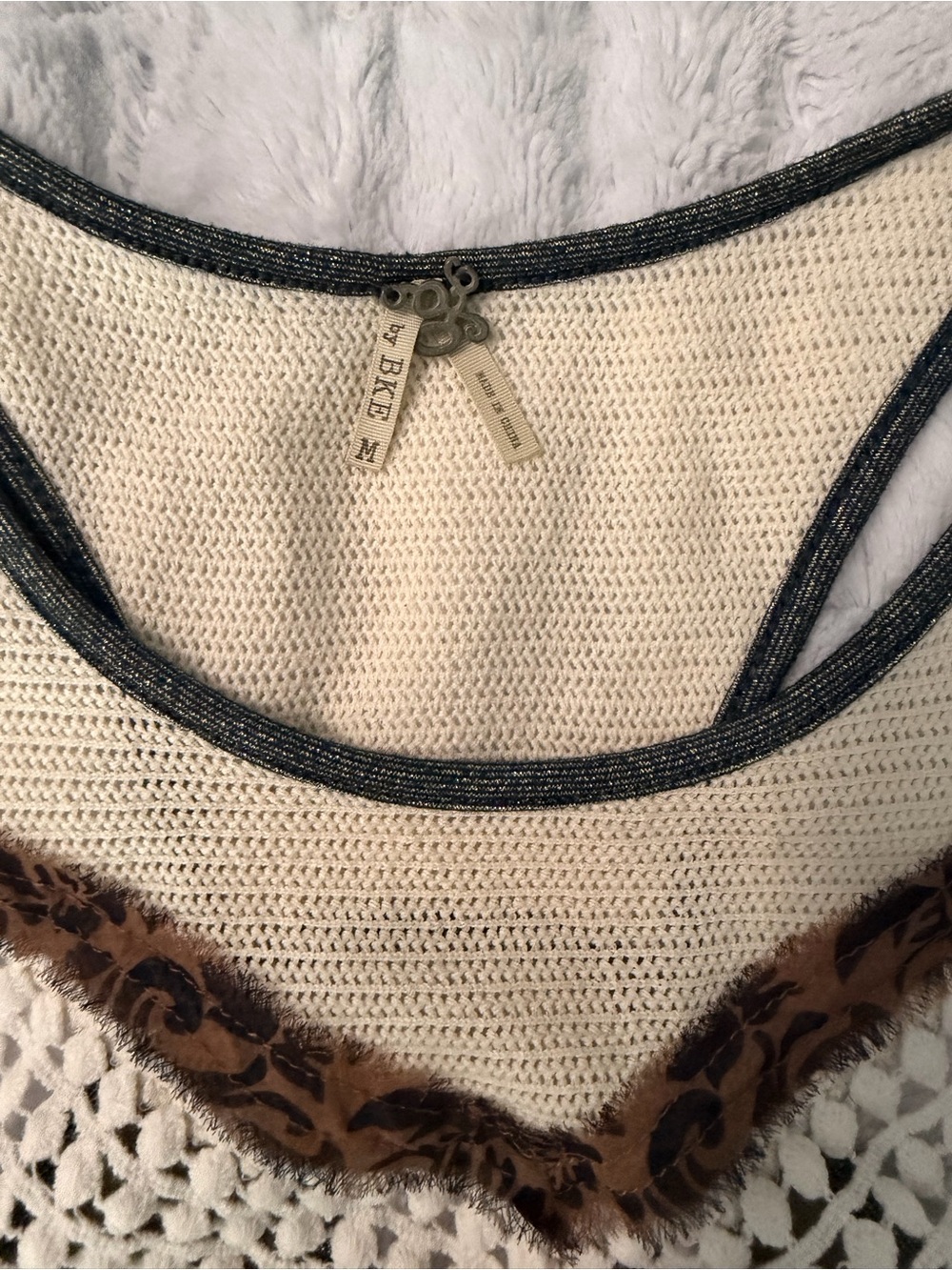 Gimmicks by BKE “pieced” tank top size medium - Picture 5 of 6
